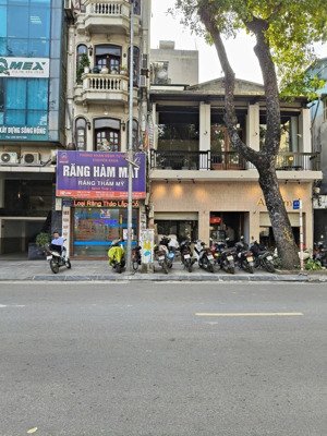 hàng hiếm mặt phố đoàn thị điểm dt 70m2 2t mặt tiền lớn giá chỉ 40 tỷ