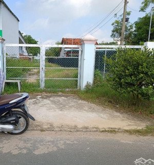 đất mặt tiền 650m2 đường nhựa lớn thông tứ hướng siêu đẹp. trương thị kiện củ chi