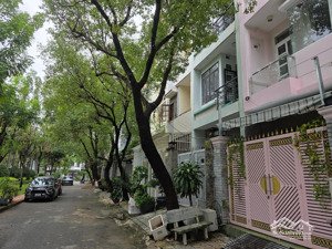 cho thuê nhà phố trung tâm quận 7