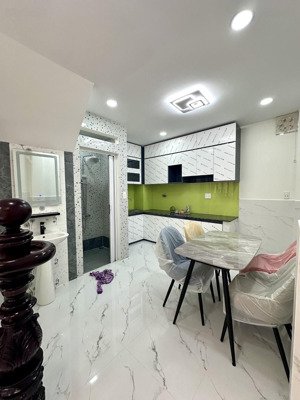 bán nhà đẹp phường15 quận 8, 2 lầu, sân thượng, 3pn chỉ 5,23 tỷ