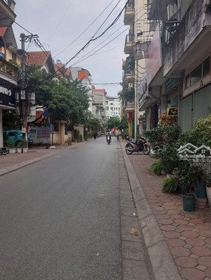 bán đất trâu quỳ, gia lâm, dt 82m, đường ô tô tránh, vỉa hè , kinh doanh, sổ vuông, nhỉnh 13 tỷ.