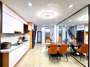 9,1 tỷ - 6 tầng thang máy - gần hồ ba mẫu - chốt nhanh là có