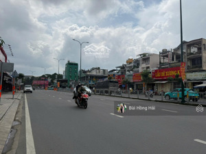 mặt tiền dương quảng hàm ngay ngã tư phạm huy thông, nhà 3 tầng trên 90m2 đất