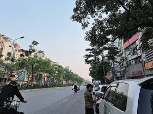 siêu phẩm mặt phố xã đàn - lô góc 2 mặt phố - dòng tiền khủng