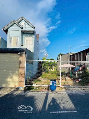 bán đất mặt tiền kinh doanh ngay chợ tạm mặt tiền dx 26
kinh doanh buôn bán nhiều ngành nghề,cách đ