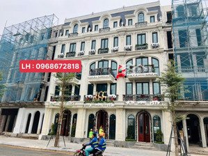 cần tiền bán gấp liền kề 67,5m - giá 14,9tỷ -bao phí. lh : 