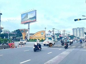 đất mặt tiền kinh doanh đối diện siêu dự án vạn phúc city, vị trí đắc địa cạnh chung cư urban green