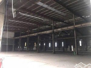 cho thuê kho xưởng dt 375m khung zamil đường 32 xe công ra vào, điện 3 pha, bảo vệ 24/7