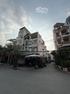 nhà góc 2 mặt tiền đường 8m vị trí siêu vip kinh doanh