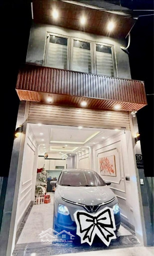 một căn duy nhất tại thạch bàn 40m2-ô tô-thang máy-hơn 8 tỷ-full nội thất-ngõ thông-sổ vuông