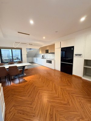 cần bán căn chà là 13, cạnh góc, view thẳng công viên, full đồ giá rẻ