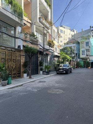 mặt tiền đường 10m nguyễn thái bình vip k300 5 tầng, 11pn, dtsd 330m2 giá 15.9 tỷ