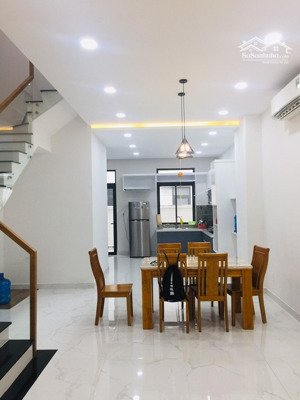 lakeview city 29 triệu/tháng thuê ngay nhà phố 4pn - 5wc nội thất siêu xinh. ngay công viên, hồ bơi