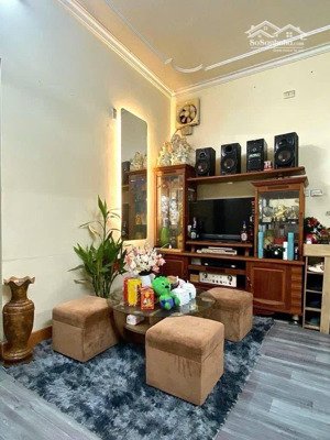 bán căn hộ tập thể tầng 2 ngõ 39 trần khánh dư, hai bà trưng 65m2, 4.42 tỷ. đẹp ở luôn. 