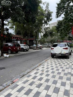 Bán Nhà P/Lô Xuân Diệu Tây Hồ 140m2-7T MT8m Ô Tô Đỗ Cửa 54 Tỷ Có Thương Lượng.