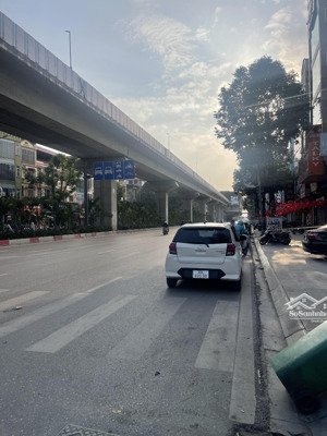 bán nhà ngô thì nhậm hà đông. 55m2 x6 tầng thang máy. mt 6m giá chỉ 11 tỷ. ô tô đỗ cửa, lô góc.