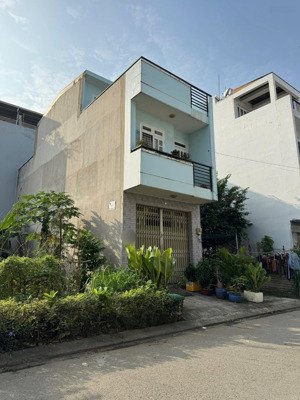 mặt tiền đường số 140m2 sát ngã tư thủ đức 3 tầng chỉ 12 đồng hơn