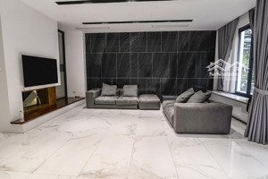 cho thuê biệt thự rộng khu k ciputra, có sân vườn