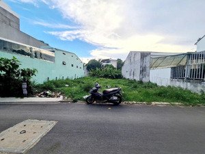 đất mặt tiền hẻm 224 vườn lài, 5 x 26