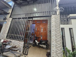 bán gấp nhà riêng tại hẻm đường nghiệp vụ đường sắt,vô 30 m. dĩ an,bình dương cũ.3,35 tỷ, 60,5 m2.