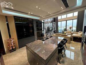 NHÀ PHÂN LÔ- DT 66M- VỊ TRÍ ĐẮC ĐỊA- KINH DOANH ĐỈNH- VỈA HÈ- Ô TÔ TRÁNH- PHỐ HOÀNG NGÂN.