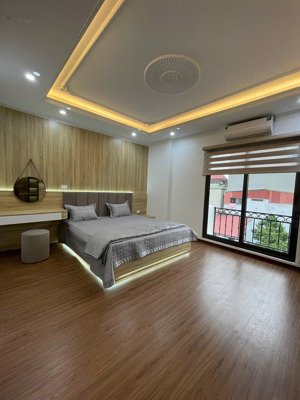 nhà riêng thang máy không gian sống cho gia đình nhiều thế hệ gần hồ tây