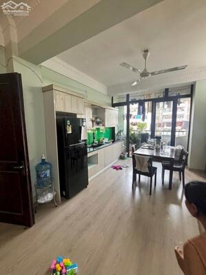 Bán chung cư Việt Hưng-Long Biên-74m 2n1wc tầng trung-sẵn sổ đỏ-giá bán 4.53 tỷ (thương lượng)