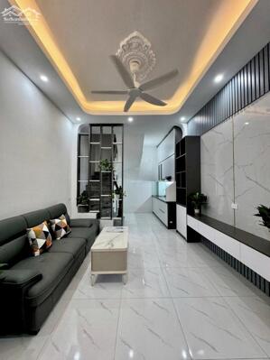 BÁN NHÀ 5 TẦNG NỘI THẤT ĐẸP, PHÂN LÔ ĐƯỜNG Ô TÔ RỘNG, PHỐ THỊNH LIỆT – HOÀNG MAI.