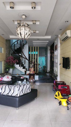 cho thuê nhà riêng tại hà huy giáp, 18 triệu, 90m2, view đẹp, giá siêu hời