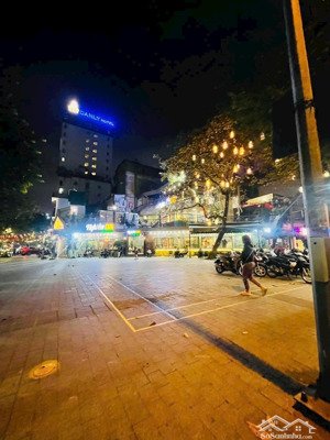 cho thuê mặt bằng phố đỗ quang 90m x 3,5 tầng, mt lô góc phù hợp mọi mô hình