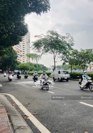 quận 3 sát mặt tiền bờ kè trường sa lê văn sỹ 3 tầng hẻm 4m rộng