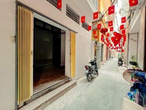 hàng xóm ngoại giao đoàn .lô góc 4tầng siêu phẩm giá đầu tư .giá hơn 12tỷ