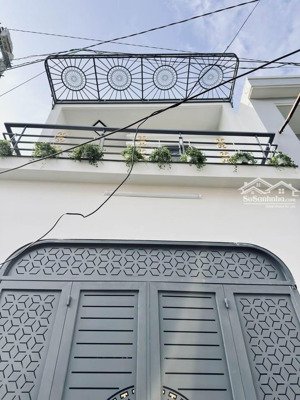 chính chủ bán nhà 32m2 750tr ngay trường cao đẳng fpt - tô ký quận 12