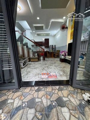 nhỉnh 4 tỷ, nhà 2 tầng ngay chợ trần thị cờ - ngang đỉnh 5m