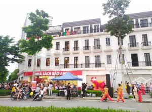 chủ nhà cần tiền -bán gấp căn lk đối diện 23 toà căn hộ ngoại giao đoàn: 112m2 - 52 tỷ có thl