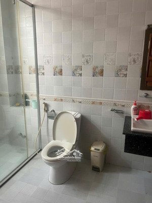 bán gấp nhà 3 tầng nguyễn tư nghiêm, quận 2. dt đất 200m2