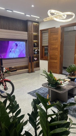 cách 1 nhà ra phố khu bách - kinh - xây - bán nhà bạch mai - sát phố - 6 tầng thang máy