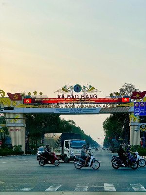 shophouse dãy trọ dòng tiền 90tr/năm đang cho thuê full dt 10x30 300m2 8 phòng trọ 2 kiot nhỉnh 4tỷ