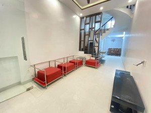 cho thuê nguyên căn nhà mê linh mới sửa đẹp