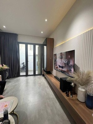 bán nhà giáp trục đường nguyễn thị thập. 3 phút tới lotte q7