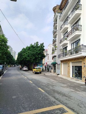 rẻ nhất 63.8m2*4 tầng* 7.9 tỷ. bán nhà thượng thanh long biên. ô tô tải đỗ cửa. dân xây, bán gấp