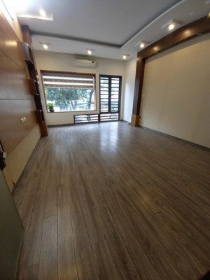 chính chủ cho thuê nhà nguyên căn 34 vũ phạm hàm, trung yên. dt 70m2 x 5t, mt 5m, giá 28tr/ tháng