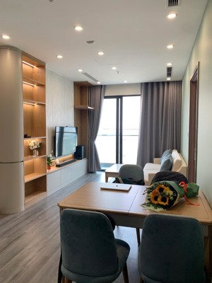 bán gấp căn 2pn - 2wc 64.5m2, 5.3 tỷ, tầng đẹp the tonkin 1, vin smart city