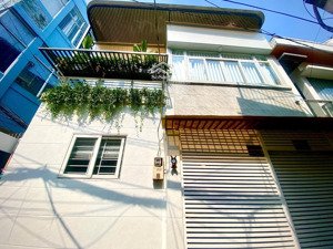 nhà mới hoàn thiện đường trần văn khánh q7. 1trệt+1lầu có 3phòng ngủ +2wc. giá 6.5ty. lh 