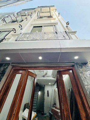 nhà mới xuân đỉnh gần đường phạm văn đồng giá đâu tư