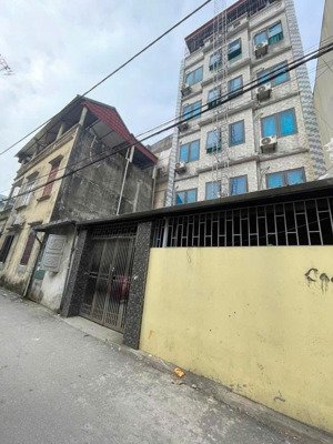 bán nhà dòng tiền trâu quỳ, 18 phòng dòng tiền đều 700tr, oto đỗ cổng, 92m tiền 9m, hậu 9m