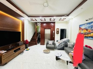 tây sơn -10m ra mặt phố ô tô tránh nhau. có thang máy 45m nhỉnh 14tỷ