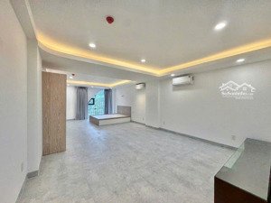 chính chủ cho thuê căn studio siêu rộng full nt ngay khu k300 sầm uất gần ngã tư bảy hiền