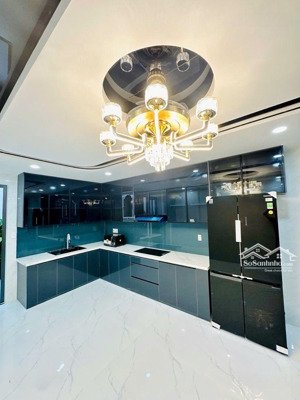 nhà mới 5 tầng - tặng full nội thất - tân hoà đông - giáp quận 6 - hẻm 8m thông - xách vali ở liền