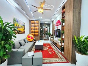 bán nhà xây mới dt 35m, 6 tầng, thang máy ngõ 133 xuân thủy, cầu giấy full nội thất, ngõ thông ôtô.